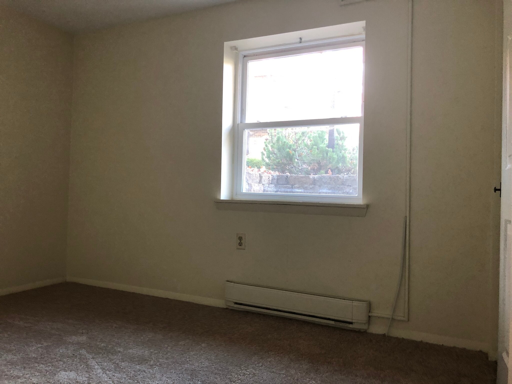 Building Photo - 106 Fernwood Ct