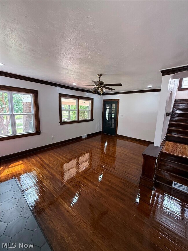 Building Photo - 3537 Silsby Rd