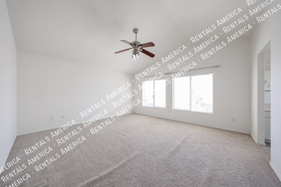 Building Photo - 820 N Granada Dr