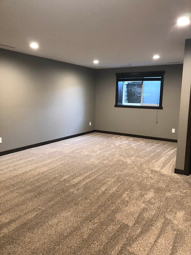 Building Photo - 1253 Turnberry Dr SE