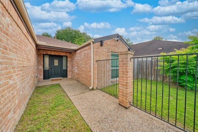 Building Photo - 7838 Vickijohn Dr