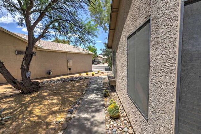 Building Photo - $1,000 Move-In Credit - Mission View off Valencia. Cardinal and Los Reales Rd
