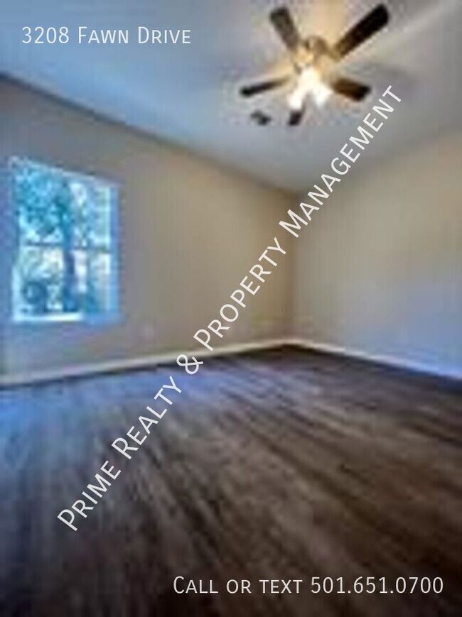 Building Photo - 3208 Fawn Dr