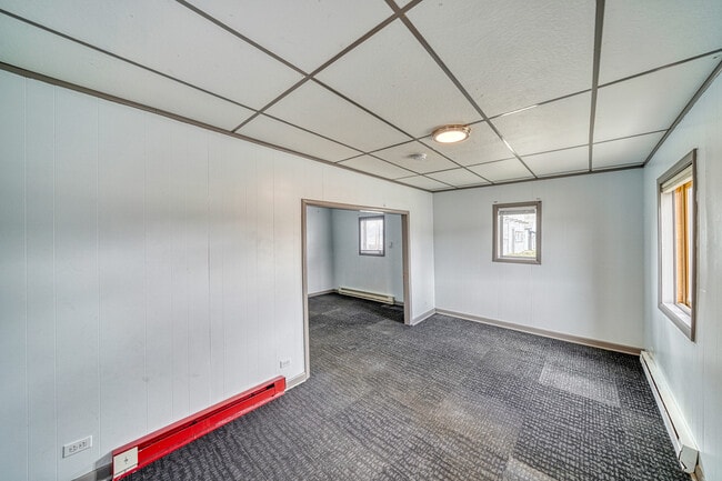 Building Photo - 1305 Poplar St