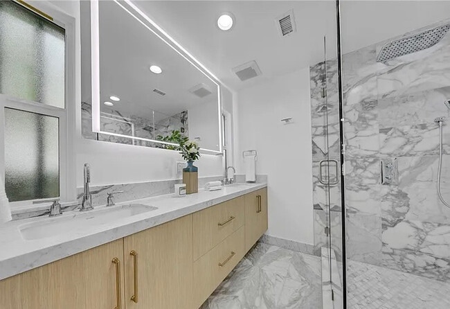 Building Photo - 80 Seton Rd