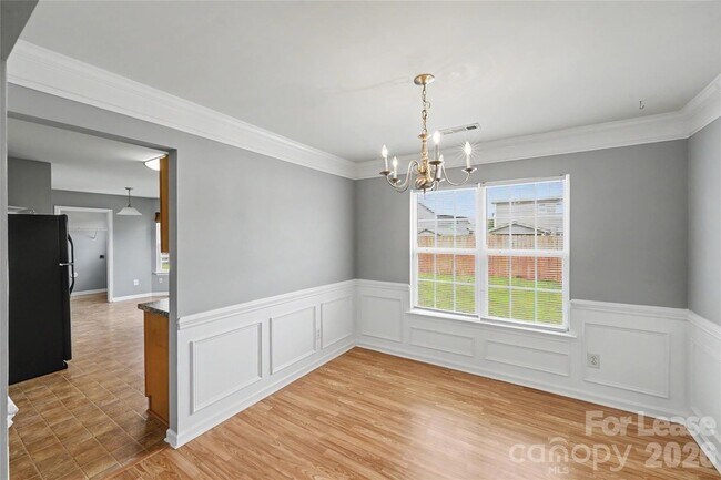 Building Photo - 10521 Barvas St