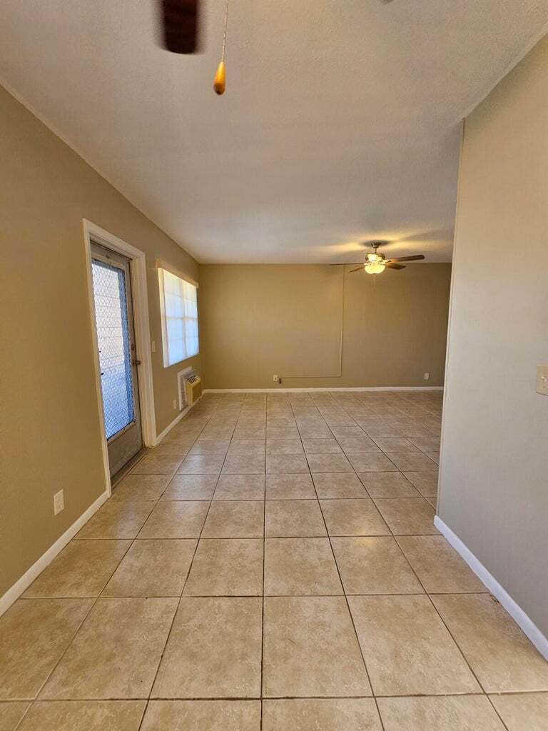 Building Photo - 114 Norwich E