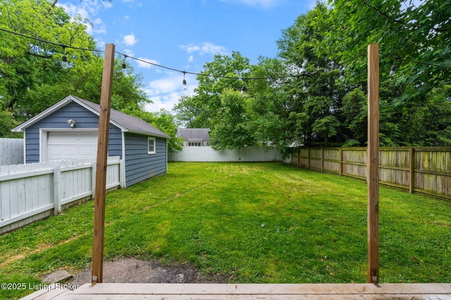 Building Photo - 121 N Hubbards Ln