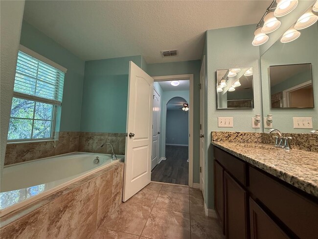 Building Photo - 20515 Grand Vista Ln