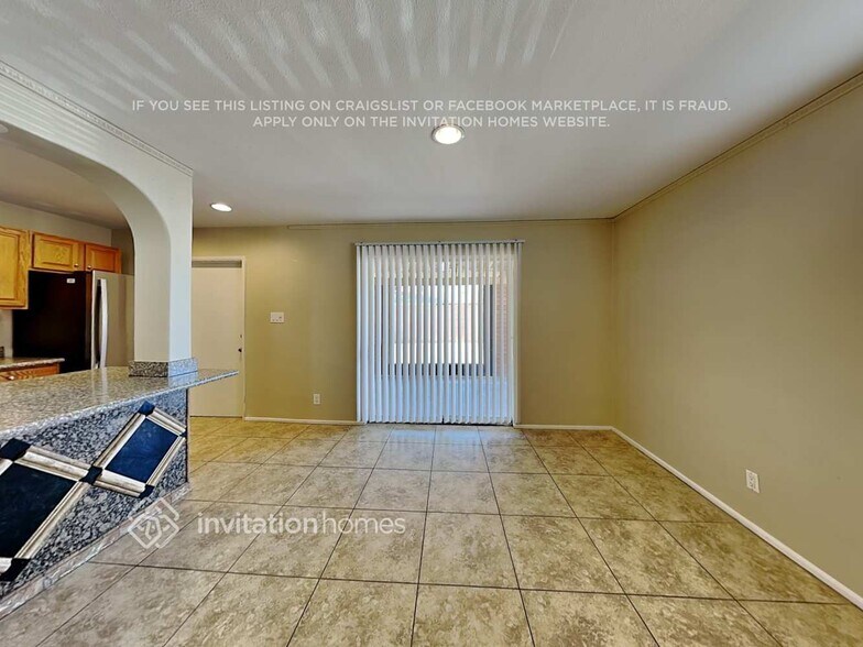Building Photo - 3608 W Sierra Vista Dr