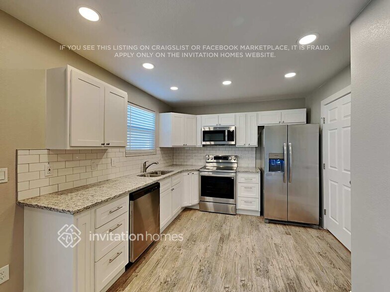 Building Photo - 1375 Legend Oak Dr