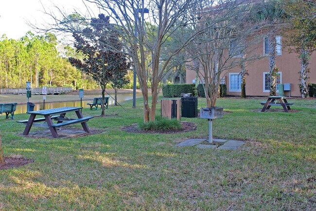 Building Photo - 520 Florida Club Blvd