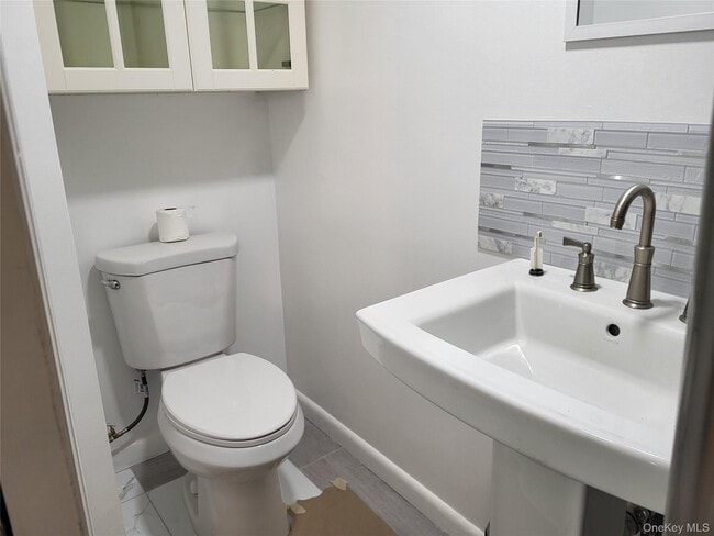 Building Photo - 83 W Main St