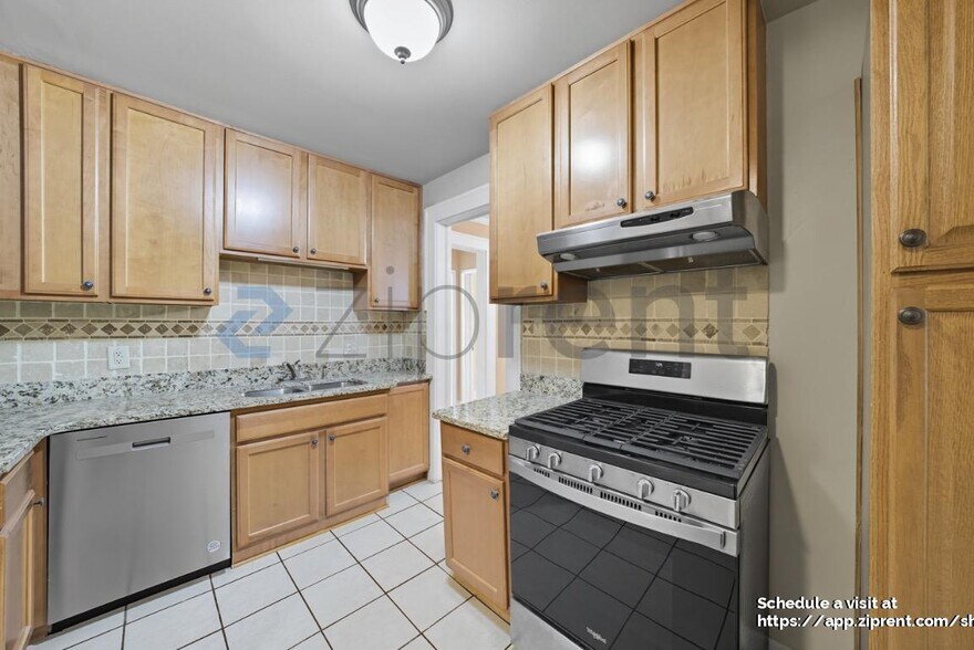 Building Photo - 888 Edgewood Ave NE