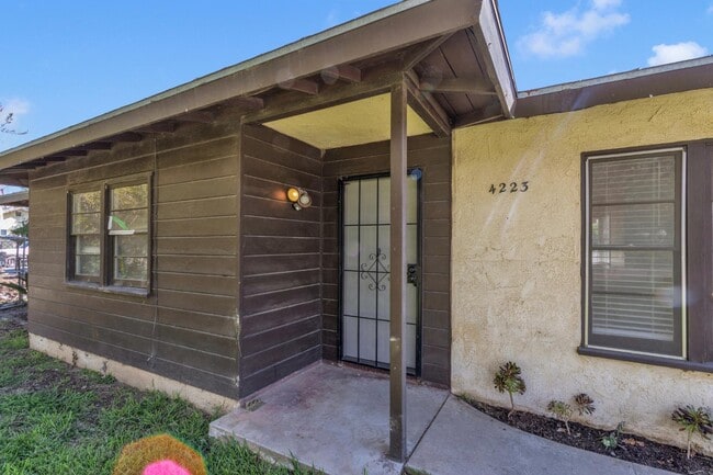 Building Photo - 4223 Temescal Ave