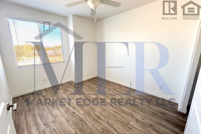 Building Photo - 3Bed/2Bath House in North Scottsdale! $399...