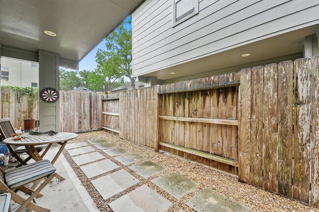 Building Photo - 4514 Center St