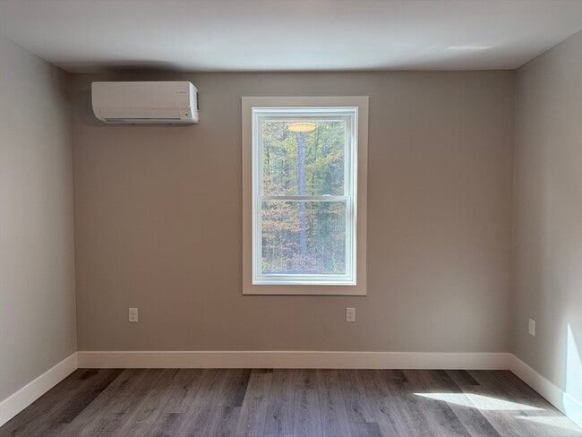 Building Photo - 251 Sladen St