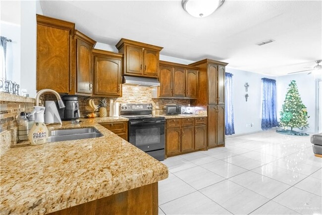 Building Photo - 2216 Llano Grande Ln