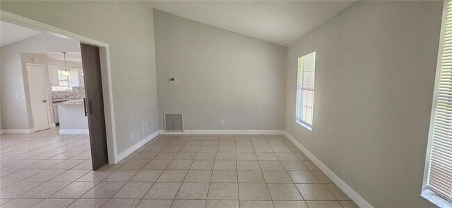 Building Photo - 2625 Spring Valley Cir