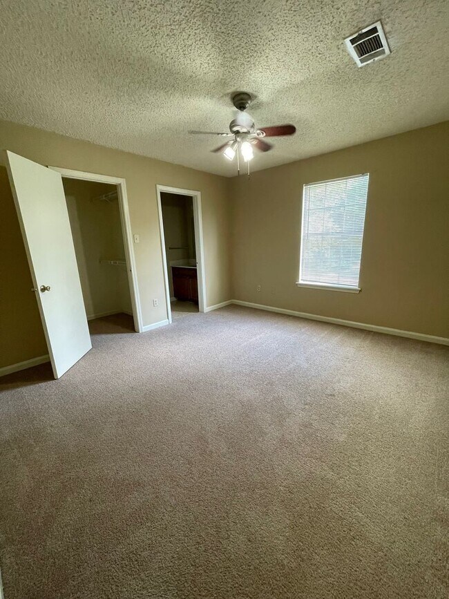 Building Photo - n44shen