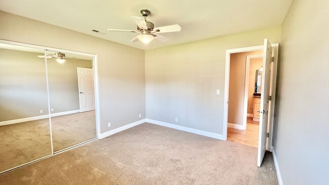 Building Photo - Lovely Single Story Home, Great Neighborhood, Amazing Yard Space, Close distance to Downtown Fall...