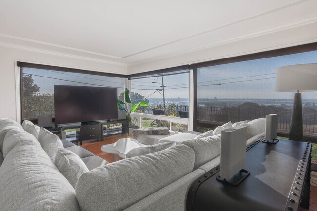 Building Photo - 5008 Onstad St