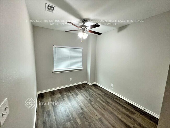 Building Photo - 1944 Melrose St