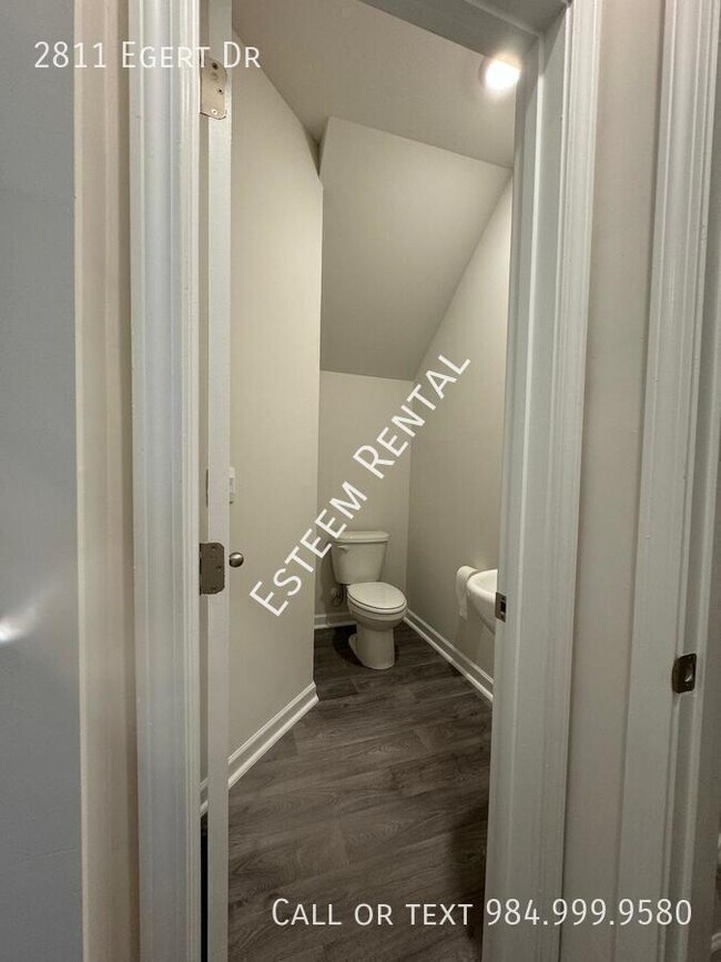 Building Photo - 2811 Egert Dr