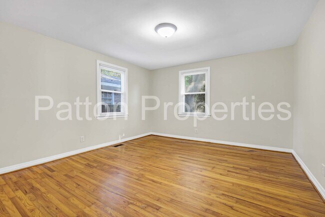 Building Photo - Rosewood Home