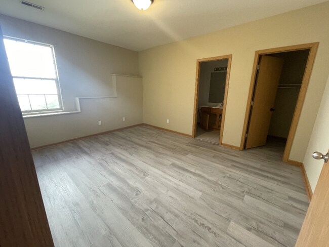 Building Photo - 1417-1417 Barnwood Dr
