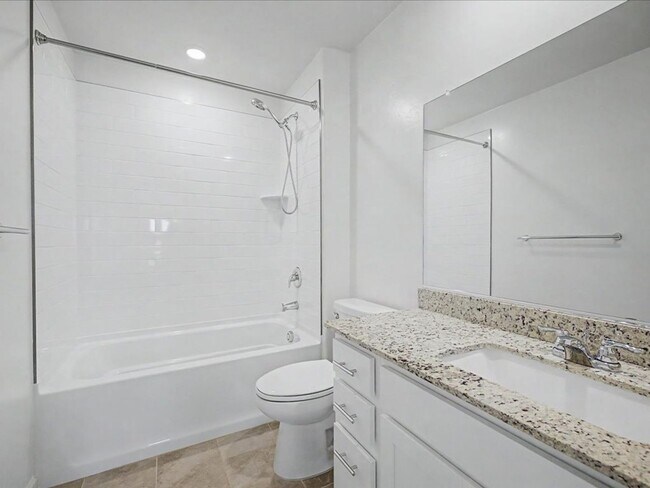 Building Photo - 17606 S Ridgerunner Dr