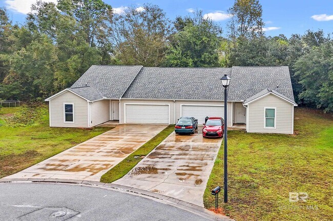 Building Photo - 3816 Chesterfield Ln