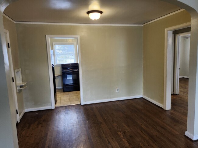 Building Photo - 424 N California St