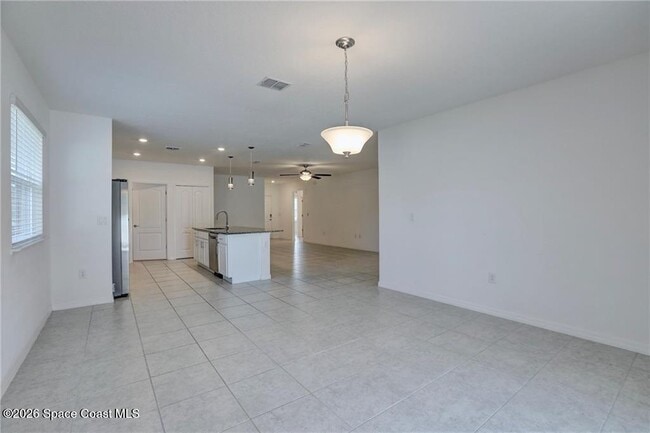 Building Photo - 406 Easy St