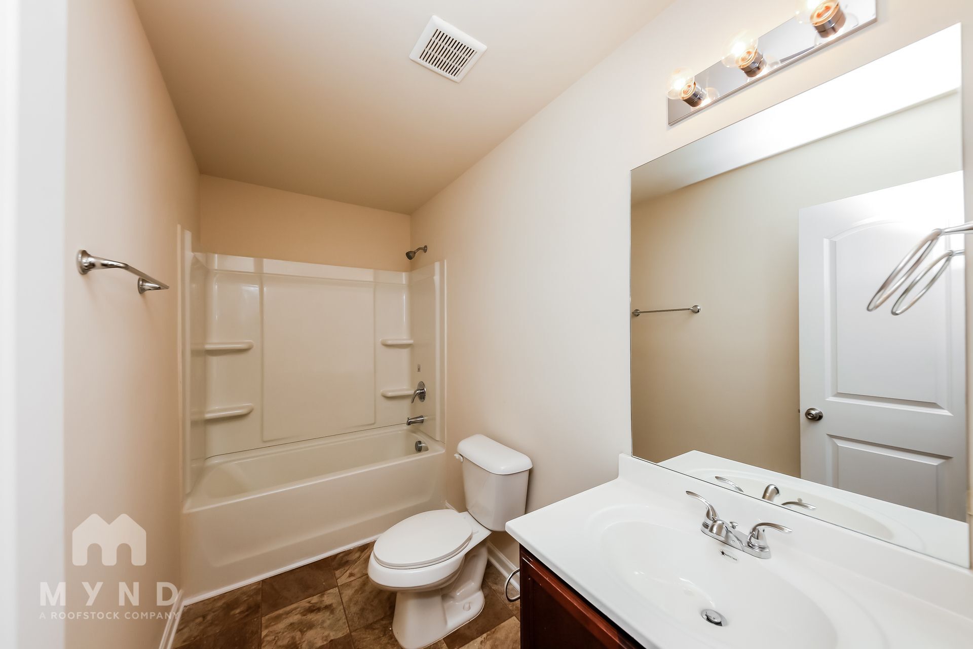 Building Photo - 206 Indian Lake Trail