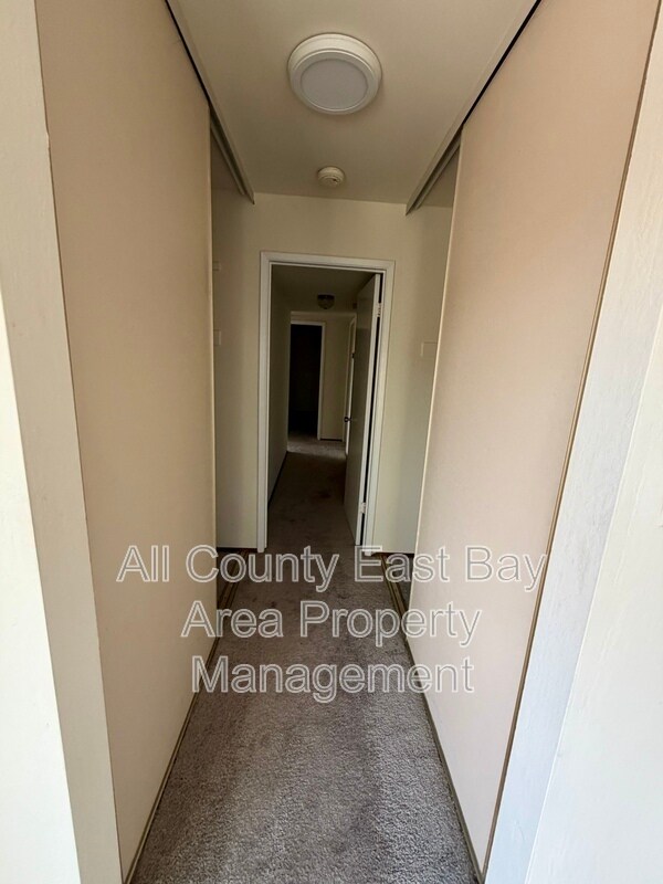 Building Photo - 611 Lexington Ave