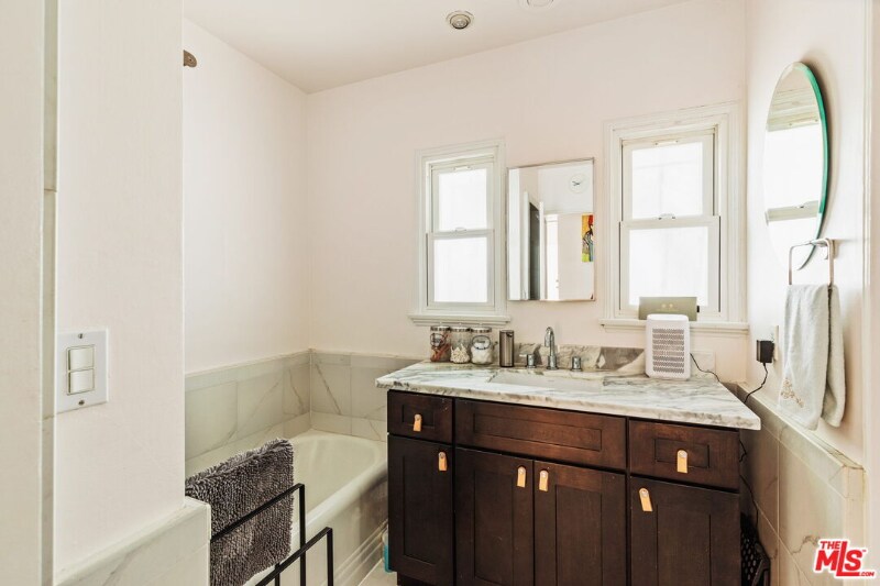 Building Photo - 5351 Packard St