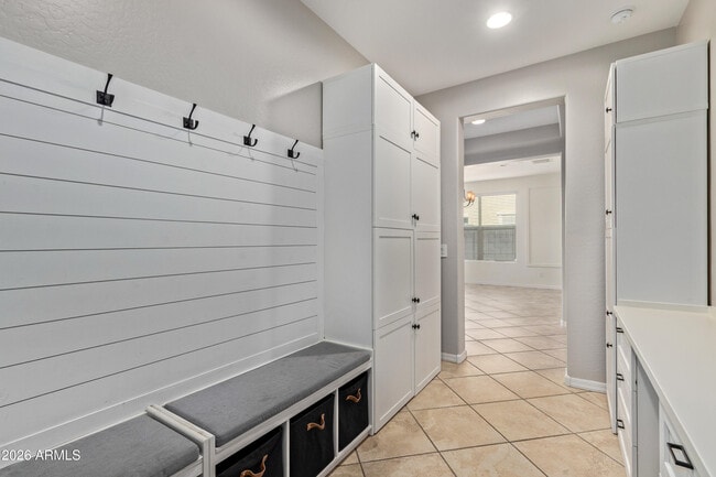 Building Photo - 9372 W Louise Dr