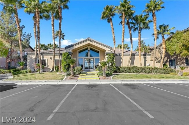 Building Photo - BEAUTIFUL GATED SOUTHWEST CONDO. 3 BEDS AND 2 BATHS. GROUND FLOOR.