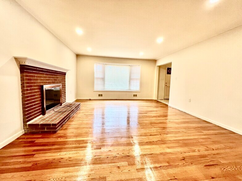 Building Photo - 7510 Sanner Rd
