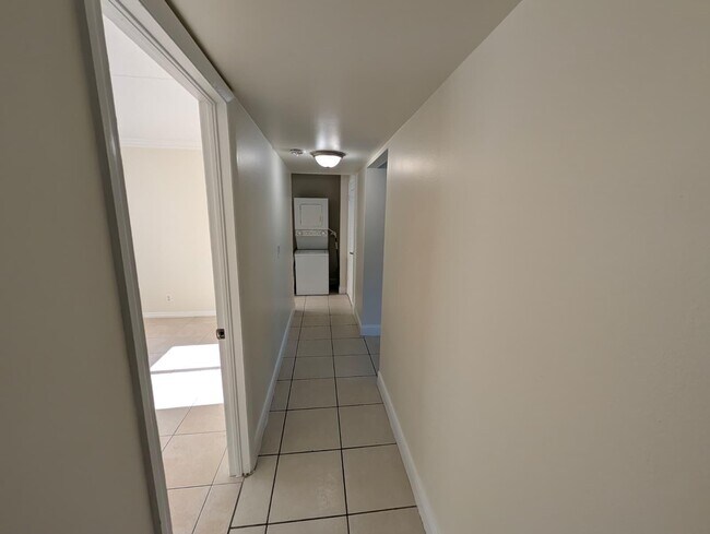 Building Photo - 817 Lighthouse Dr