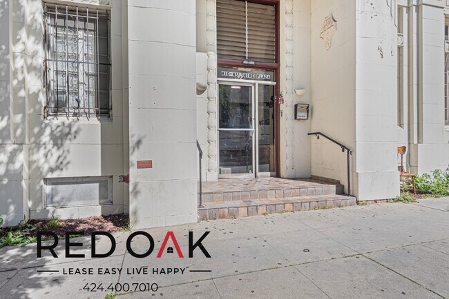 Building Photo - 624 S Berendo St