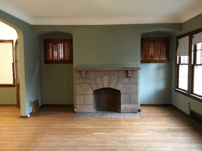 Building Photo - 2264 Northland Ave