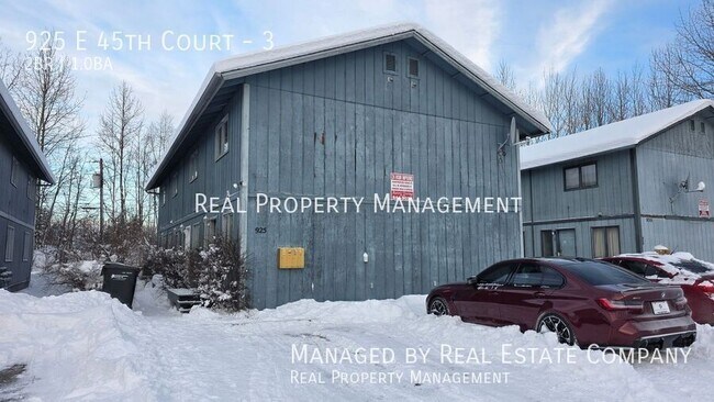 Building Photo - 925 E 45th Ct