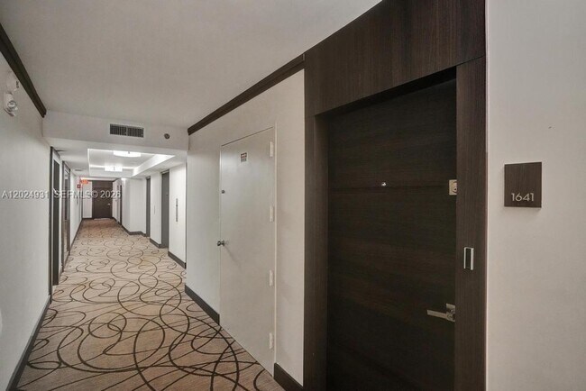 Building Photo - 20515 E Country Club Dr