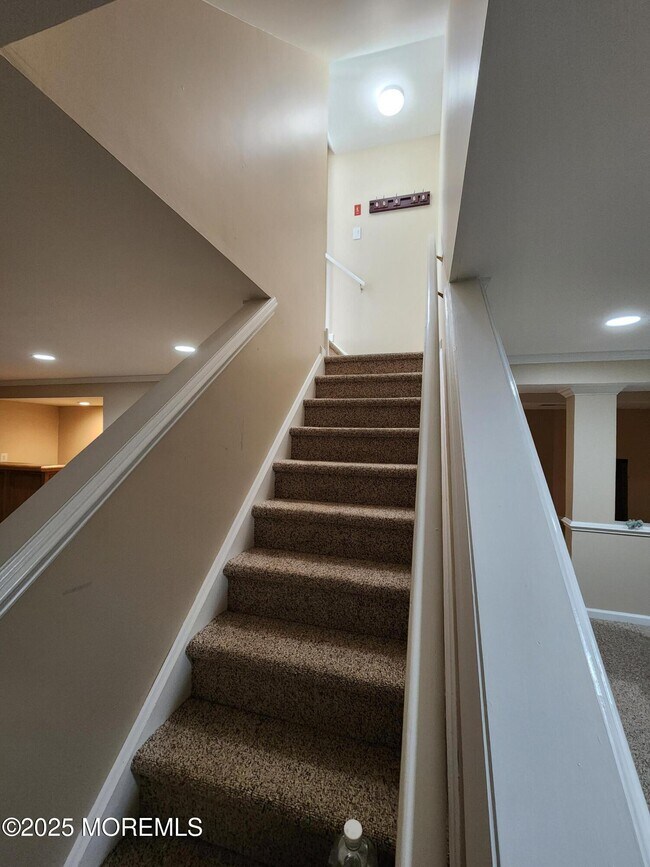 Building Photo - 42 Vardon Way