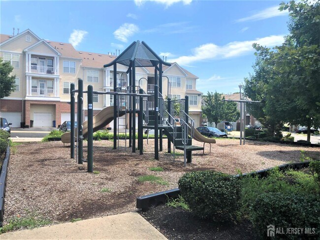 Building Photo - 710 Fernandez Ct