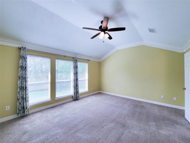 Building Photo - 3218 Vanity Dr