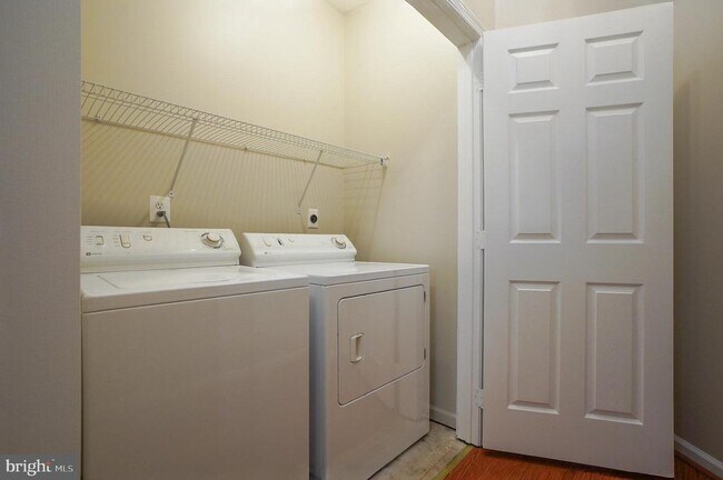 Building Photo - 2504 Woodrow Wilson Dr